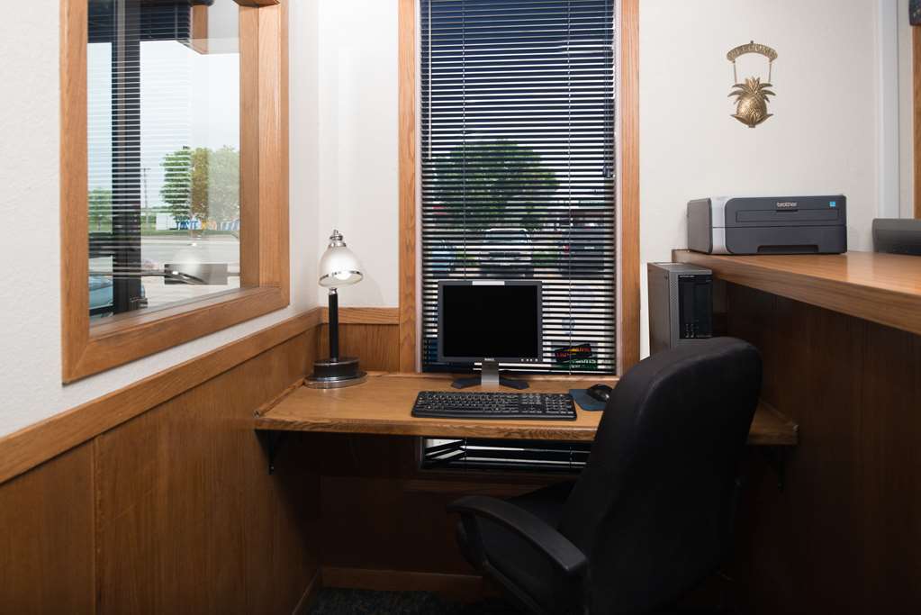 Super 8 By Wyndham Lincoln North Hotel Facilities photo